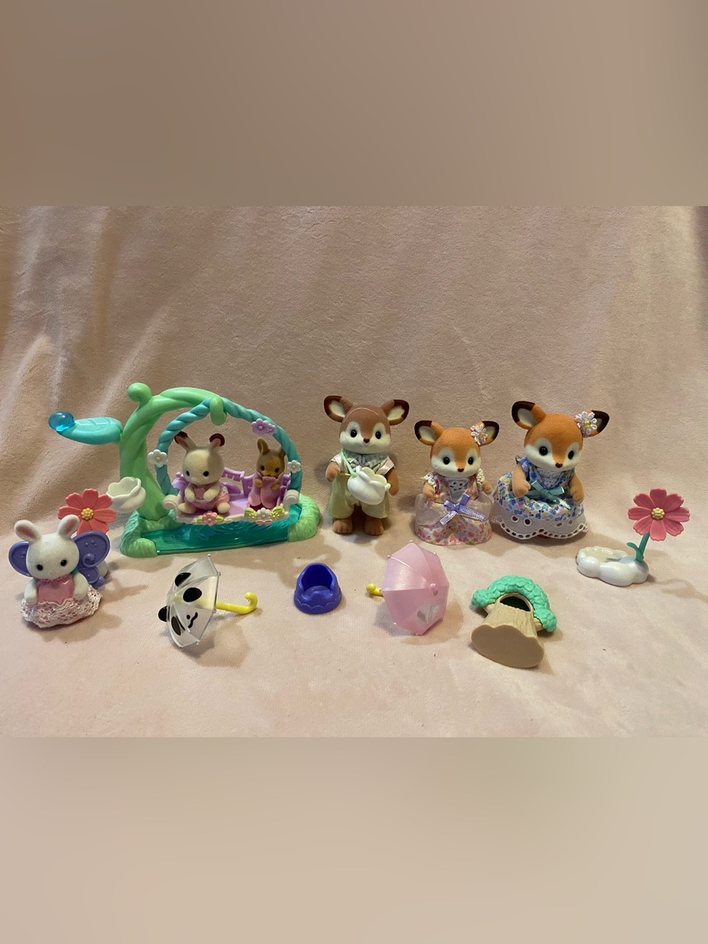 Calico Critters Waterside Friendship Swing Playset with 6 critters & accessories